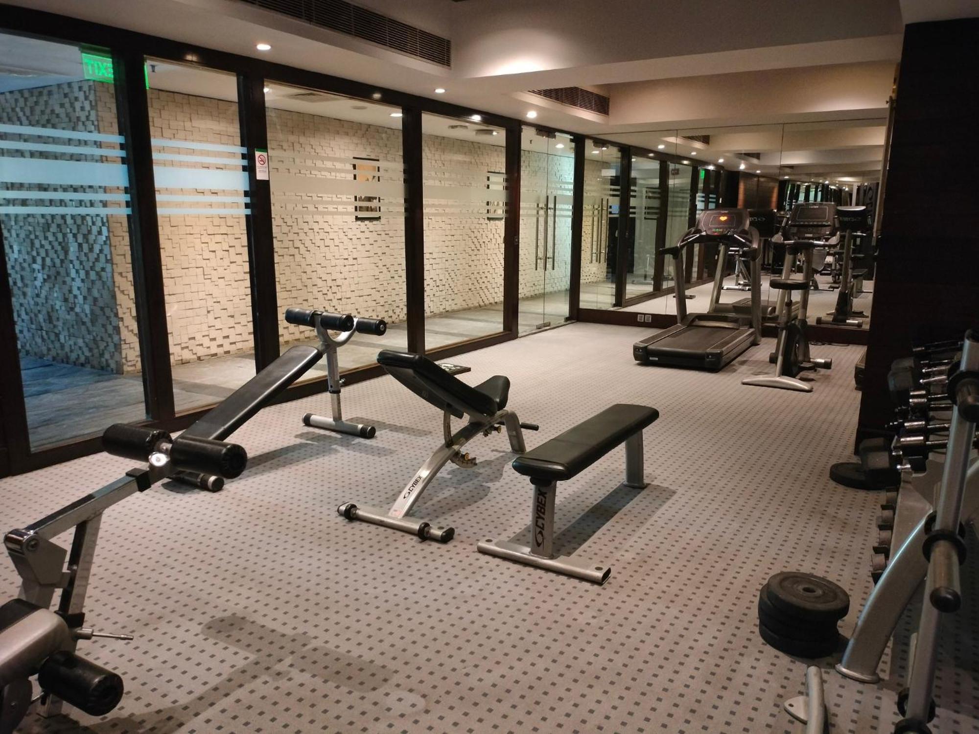홀리데이 인 찬디가르 판치쿨라 호텔 판체쿠라 외부 사진 The gym at the hotel