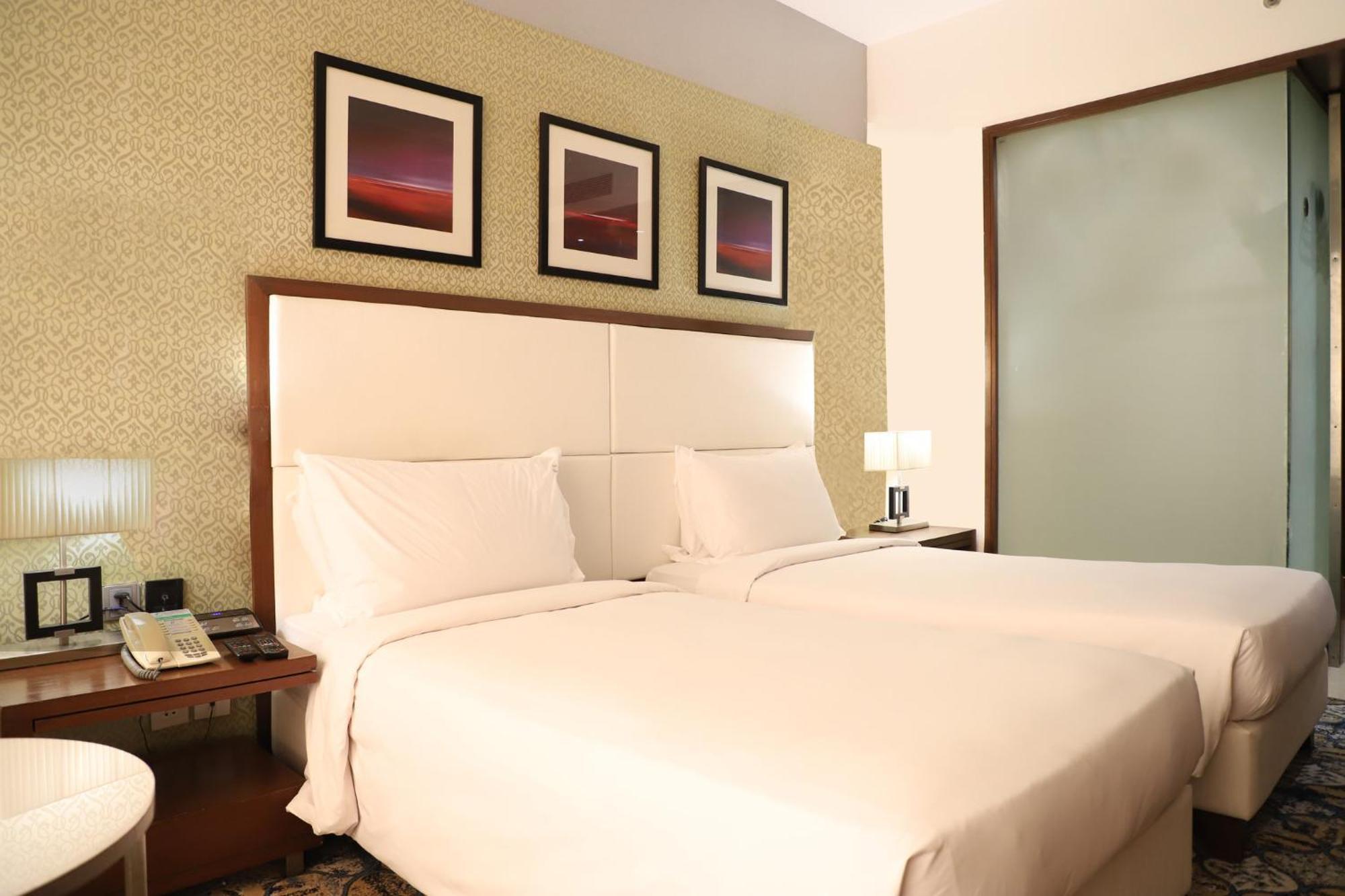홀리데이 인 찬디가르 판치쿨라 호텔 판체쿠라 외부 사진 A room at the hotel
