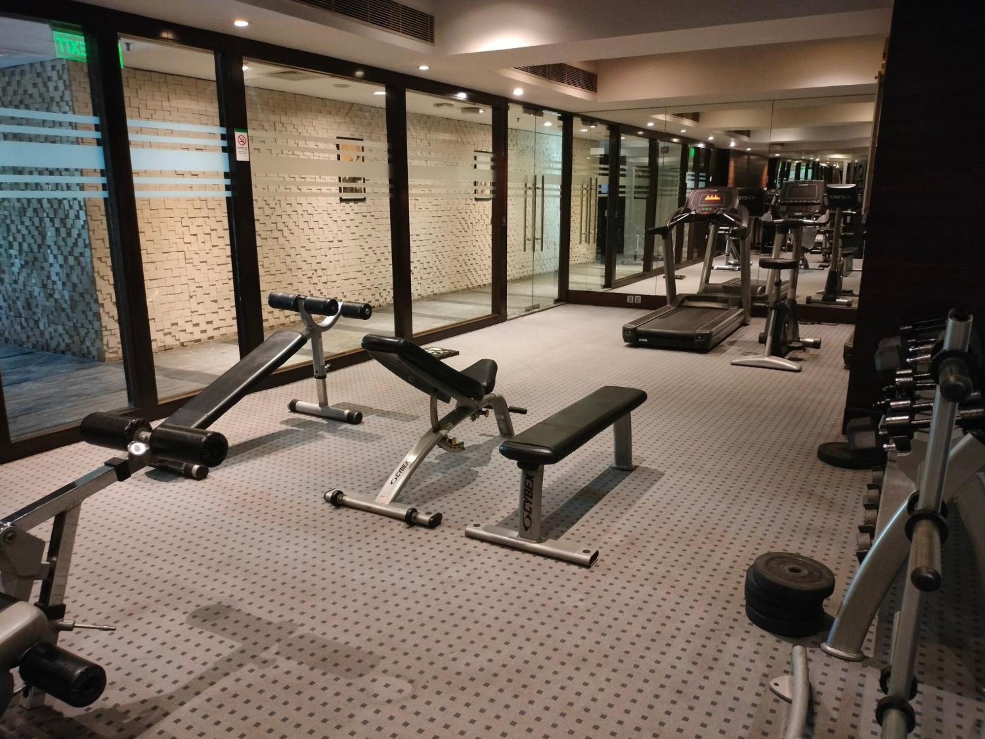 홀리데이 인 찬디가르 판치쿨라 호텔 판체쿠라 외부 사진 The gym at the hotel